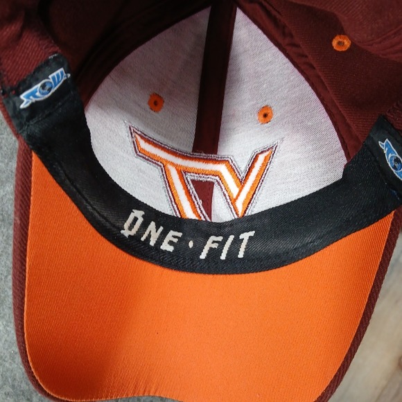 Top Of The‎ World Virginia Tech Hokies Embroidered Collegiate Red Baseball Cap - Picture 5 of 8